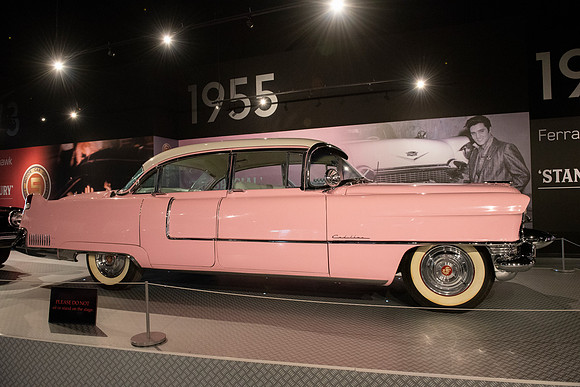 Memphis Graceland pink cadillac