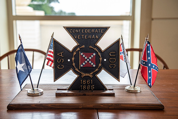 biloxi beauvoir confederate deskset