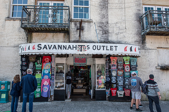 Savannah store river street