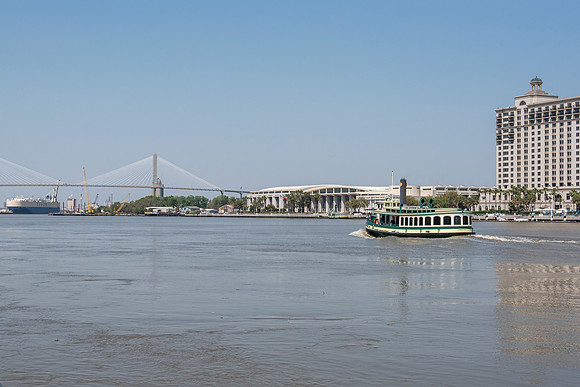 Savannah riverfront walk